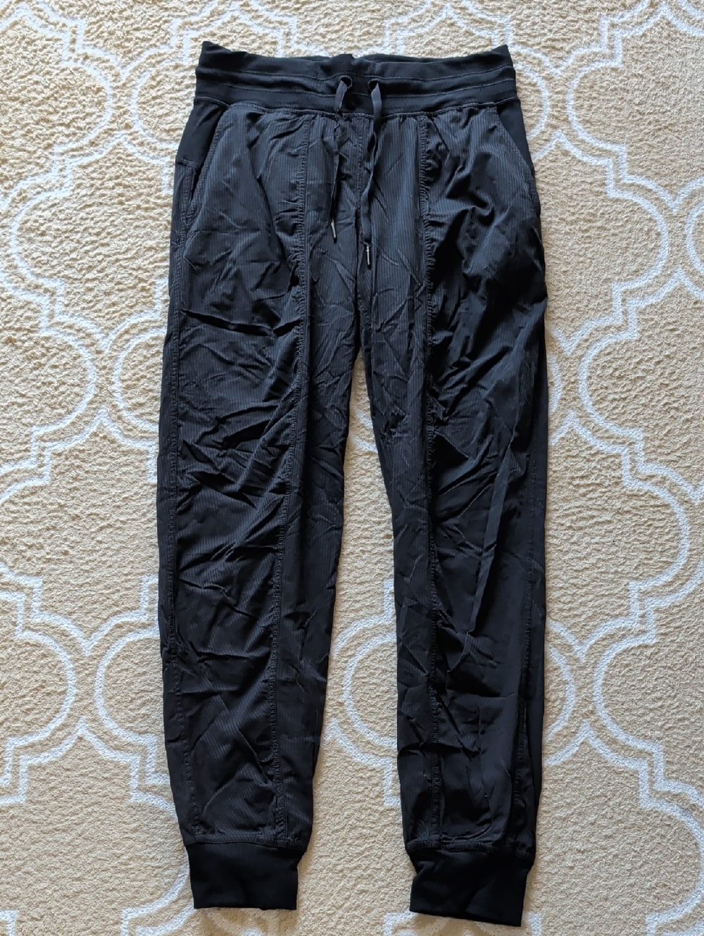 Lululemon Dance Studio Mid-Rise Jogger Black EUC - Picture 2 of 5
